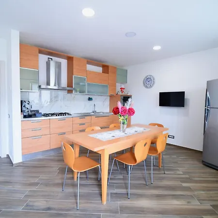 Daire Pina's House *